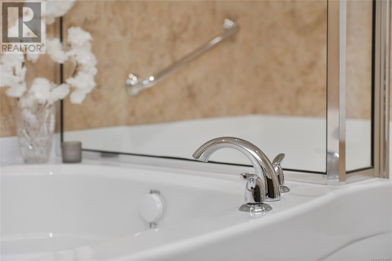 505 5332 Sayward Hill Cres, Saanich, British Columbia  V8Y 3H8 - Photo 41 - 1003692