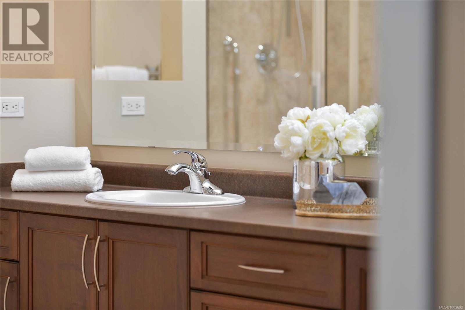 505 5332 Sayward Hill Cres, Saanich, British Columbia  V8Y 3H8 - Photo 49 - 1003692