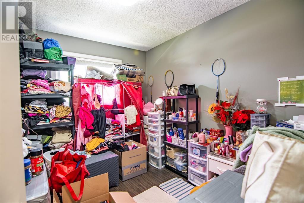44 Oyen Crescent, Red Deer, Alberta  T4P 1T4 - Photo 6 - A2230836