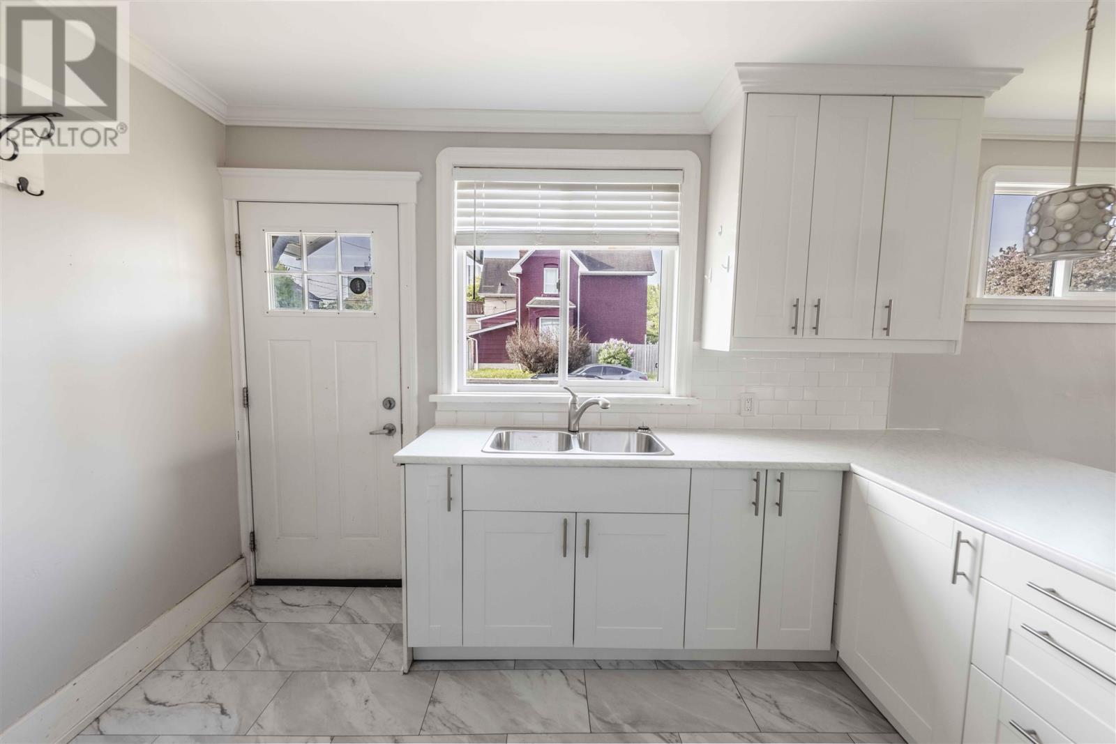 Property at 300 Archibald ST N image 3
