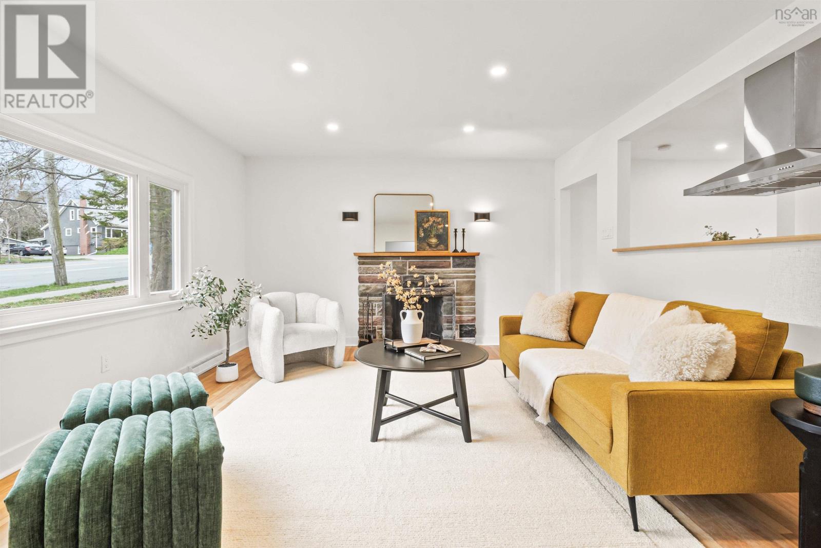 Property at 2935 Joseph Howe Drive image 4