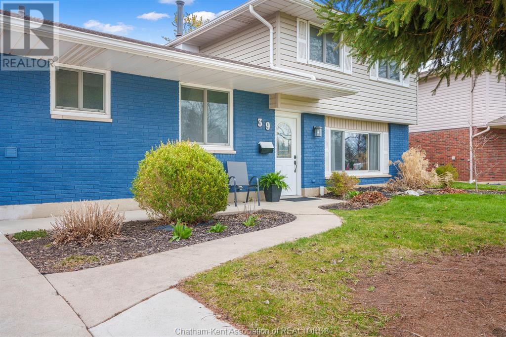 Property at 39 SAUGEEN AVENUE image 4