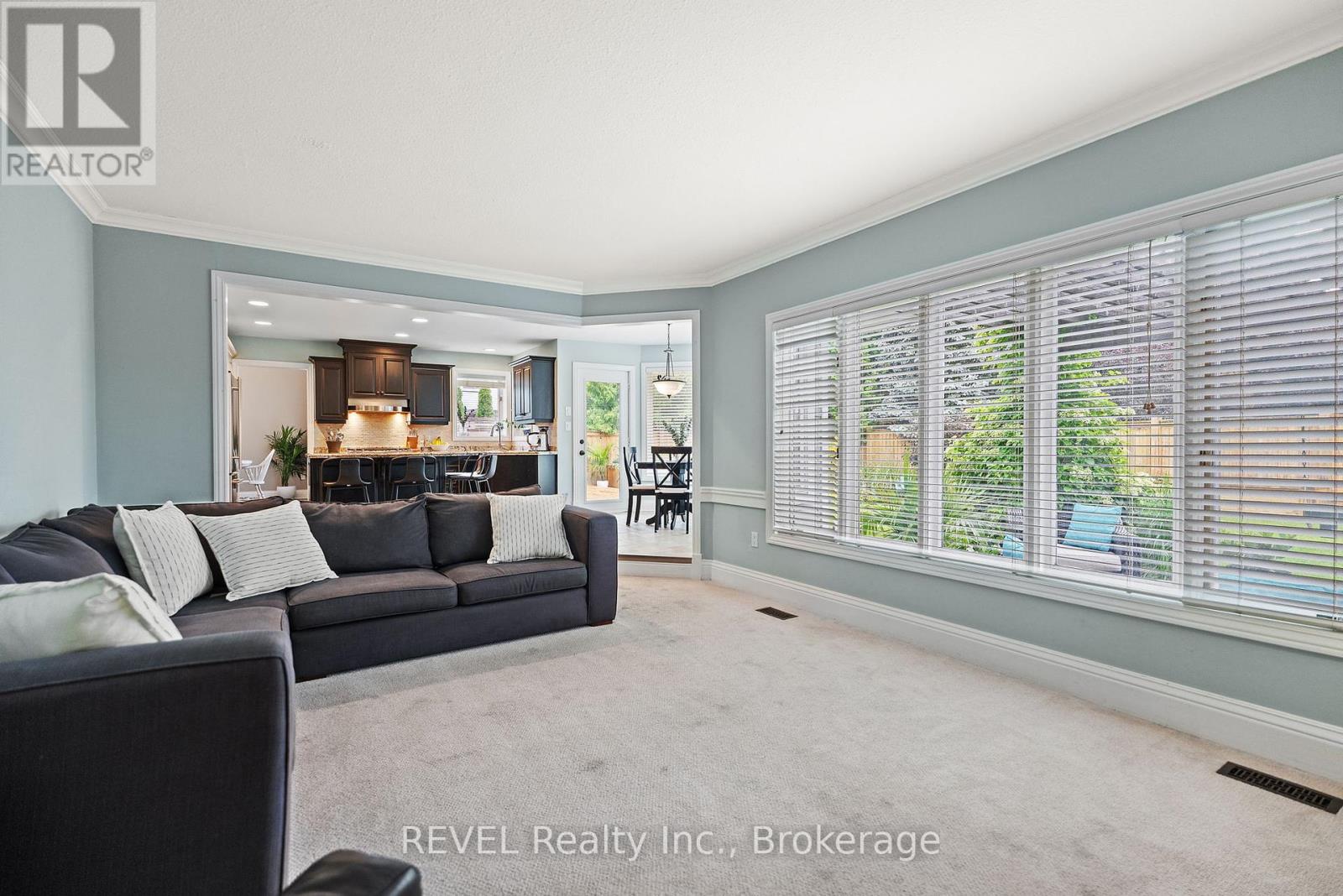 13 Breckenridge Boulevard, St. Catharines, Ontario  L2W 1A7 - Photo 14 - X12225348