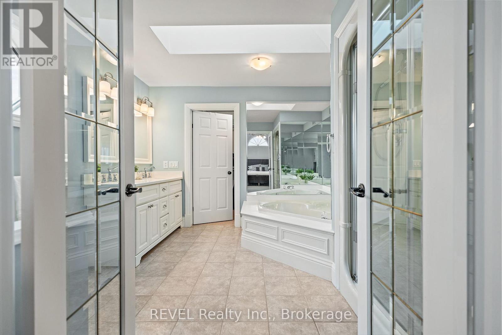 13 Breckenridge Boulevard, St. Catharines, Ontario  L2W 1A7 - Photo 24 - X12225348