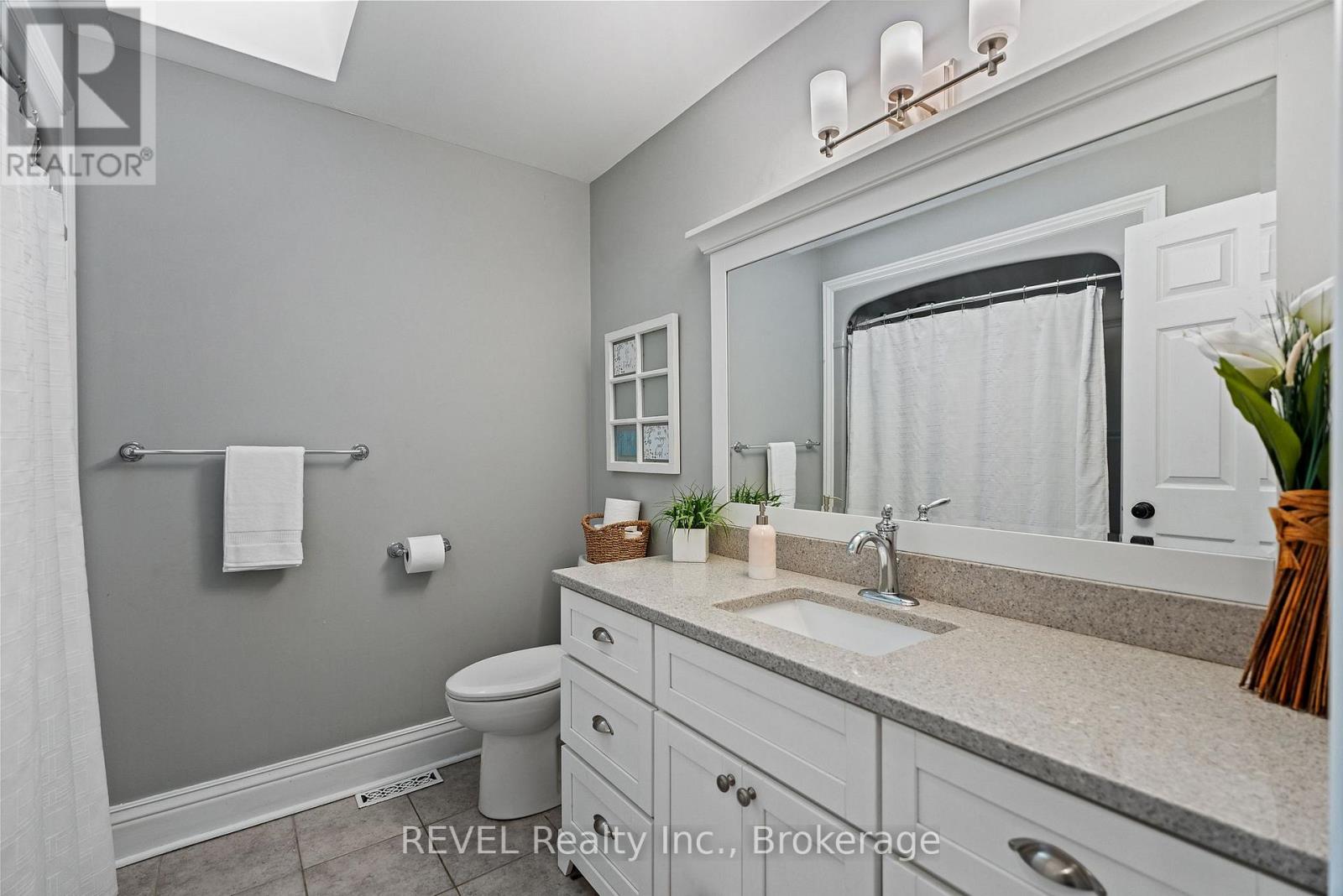 13 Breckenridge Boulevard, St. Catharines, Ontario  L2W 1A7 - Photo 31 - X12225348