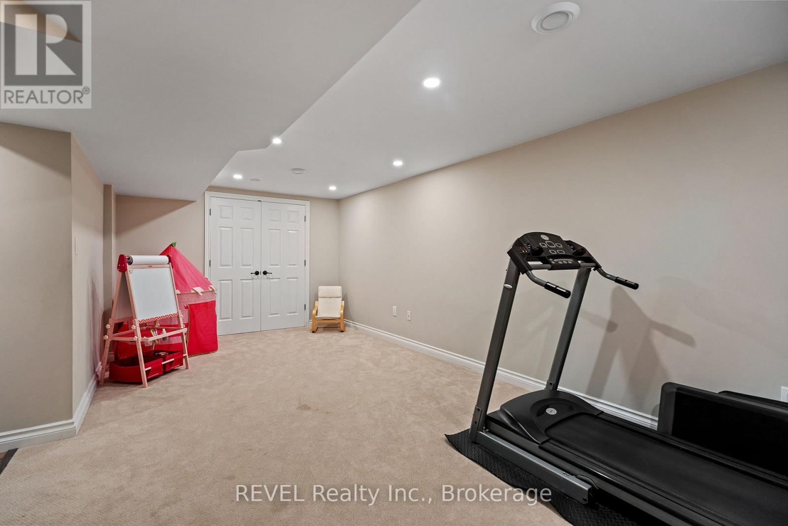 13 Breckenridge Boulevard, St. Catharines, Ontario  L2W 1A7 - Photo 33 - X12225348
