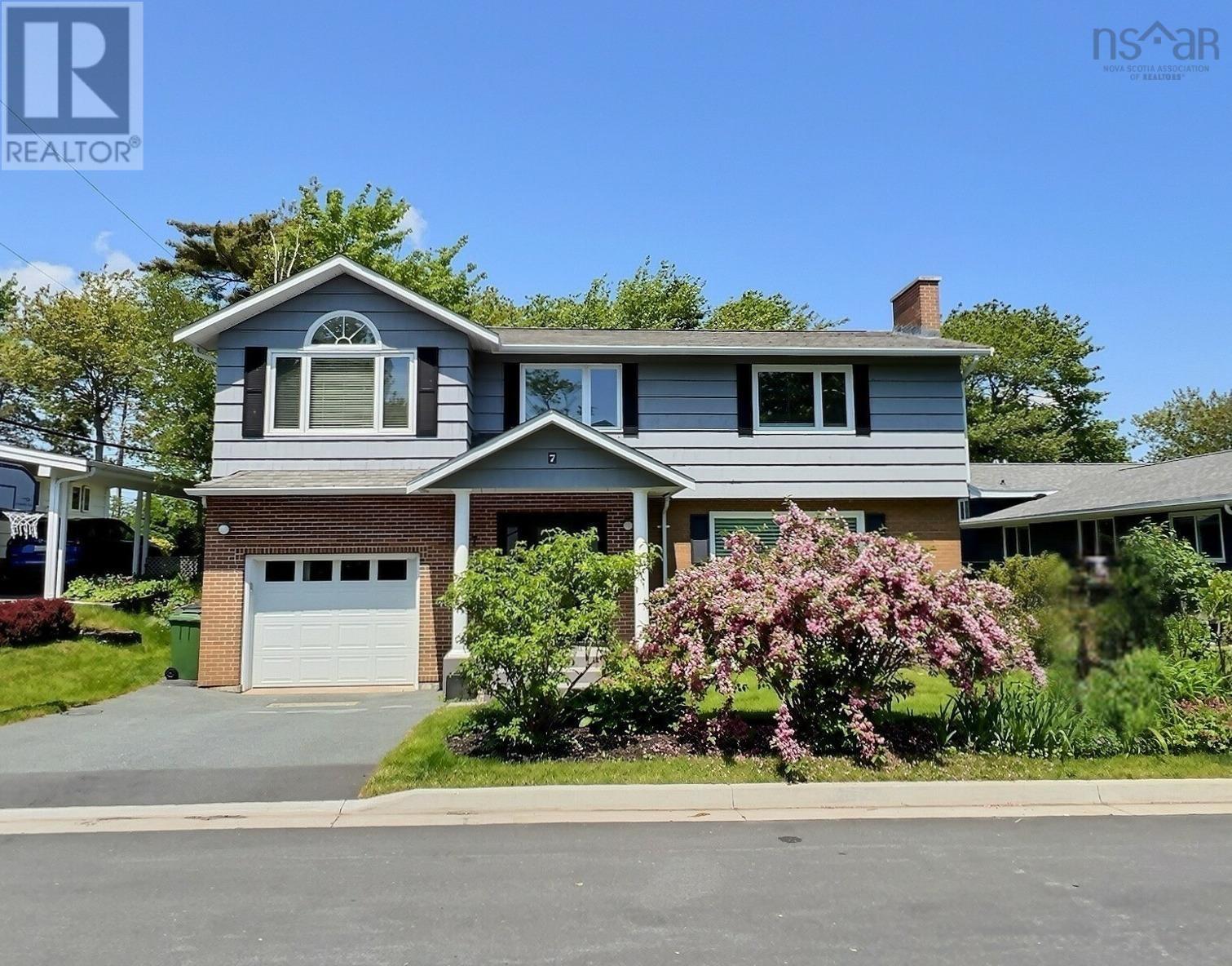 Property at 7 Briarwood Crescent image 1