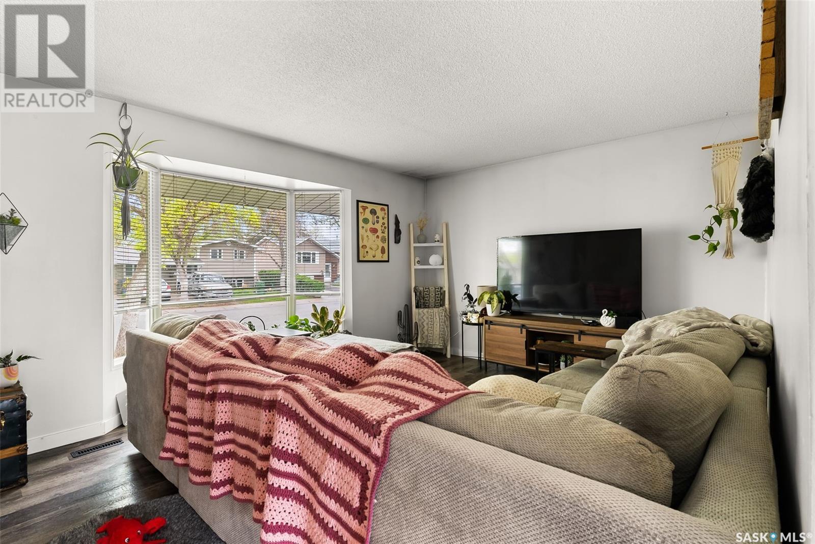 Property at 11 Kangles STREET image 5