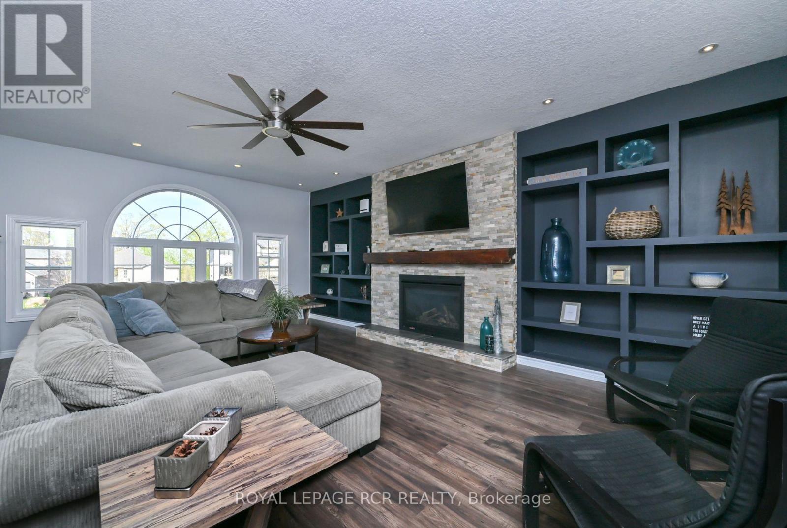 Property at 24 TASCONA COURT image 4