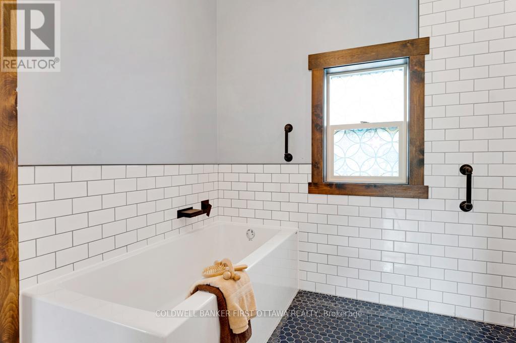 301 Maberly Station Road, Tay Valley, Ontario  K0H 2B0 - Photo 19 - X12225386
