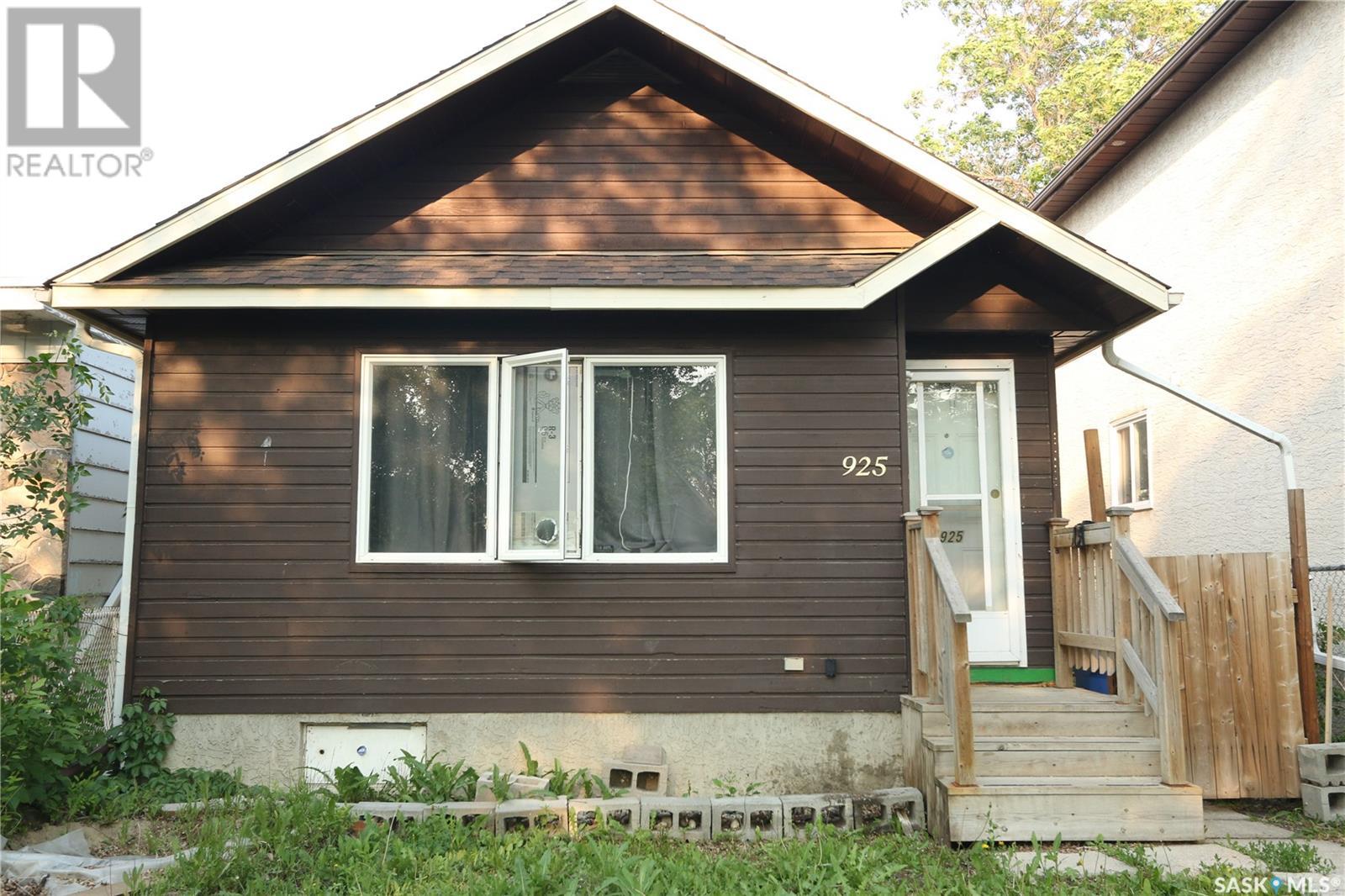 Property at 925 Montague STREET image 1