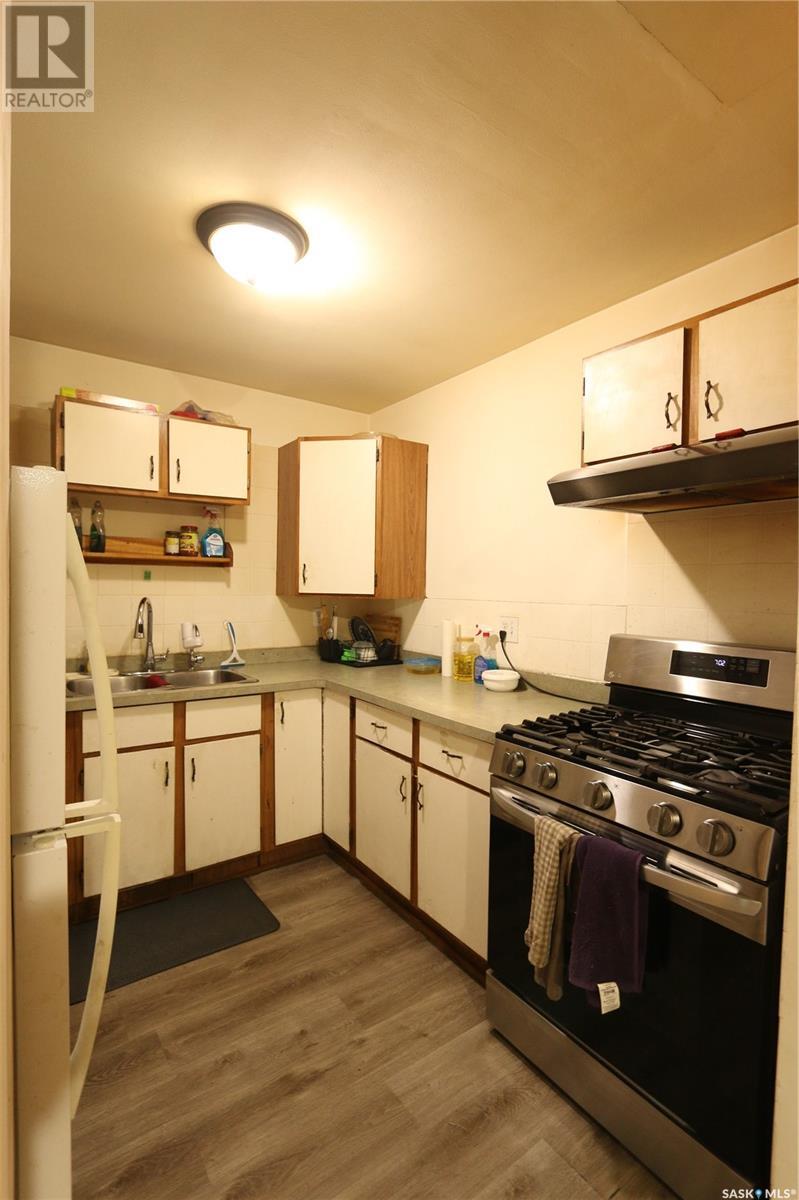 Property at 925 Montague STREET image 3