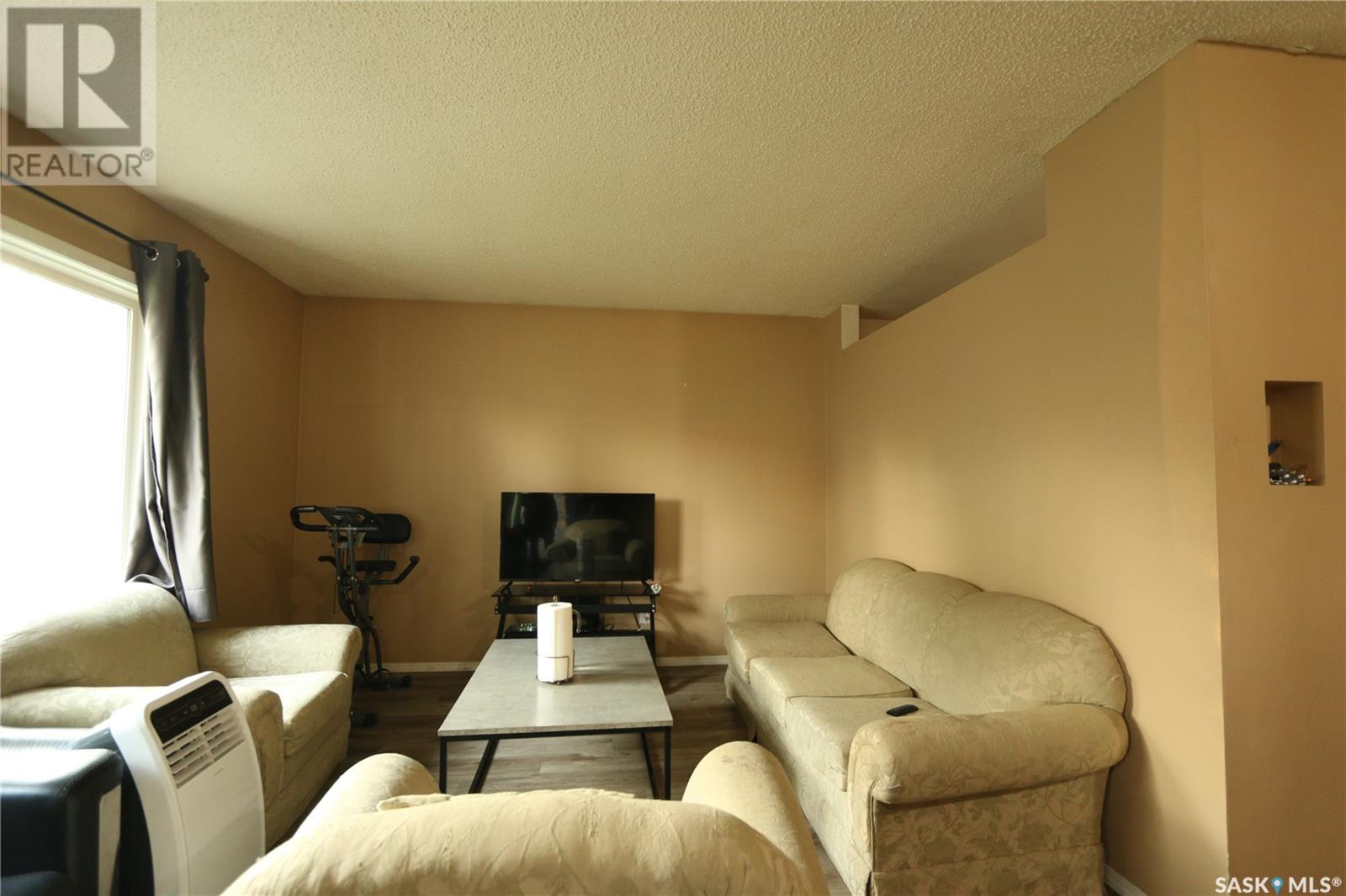 925 Montague Street, Regina, Saskatchewan  S4T 3H4 - Photo 7 - SK009688