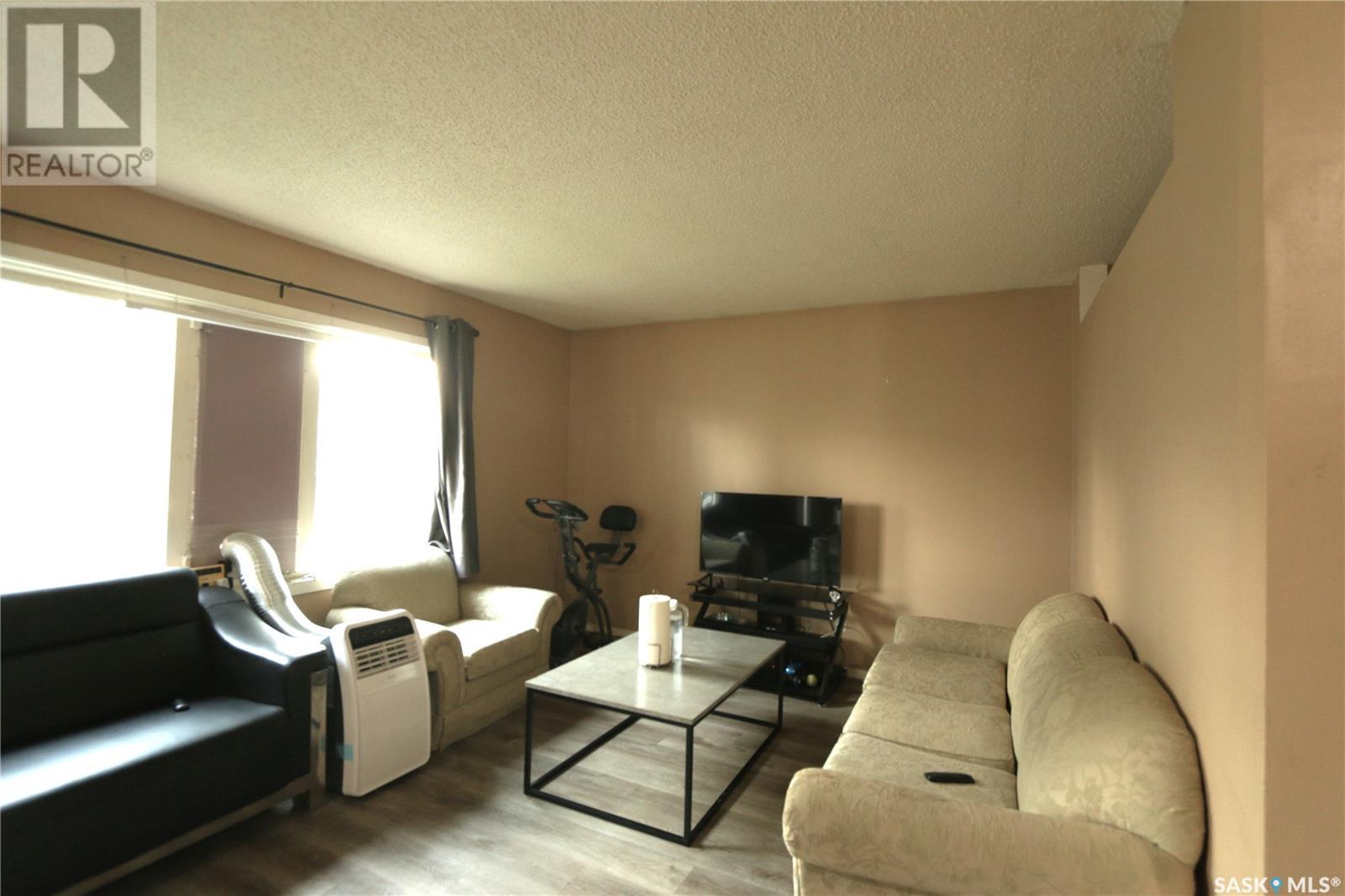925 Montague Street, Regina, Saskatchewan  S4T 3H4 - Photo 8 - SK009688
