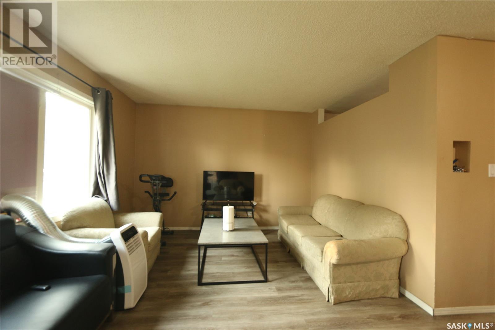 925 Montague Street, Regina, Saskatchewan  S4T 3H4 - Photo 9 - SK009688