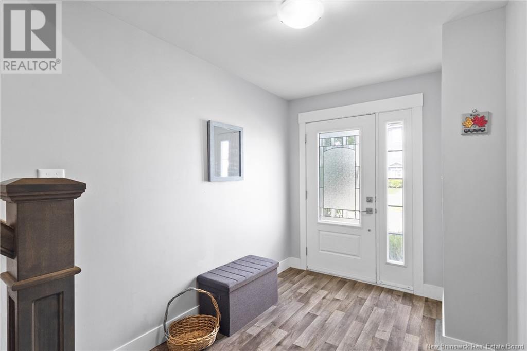 Property at 108 Mia Circle image 2