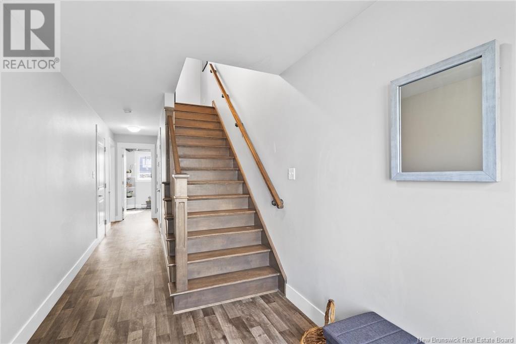 Property at 108 Mia Circle image 3