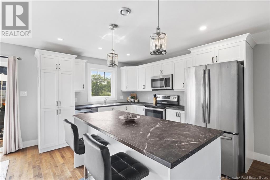 Property at 108 Mia Circle image 4