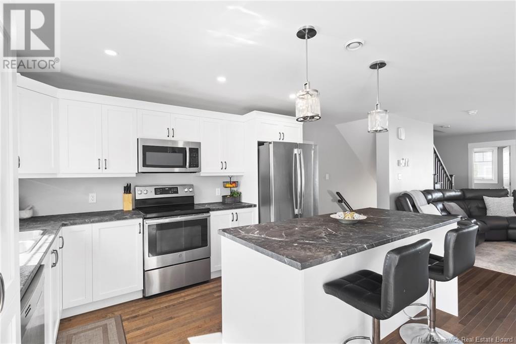 Property at 108 Mia Circle image 5