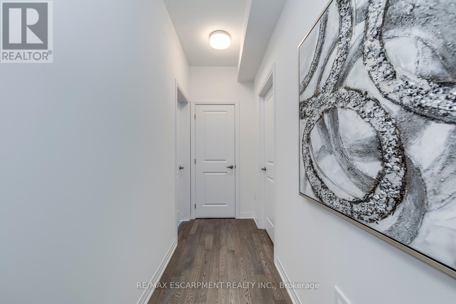 3262 Crystal Drive, Oakville, Ontario  L6M 4K1 - Photo 18 - W12225425