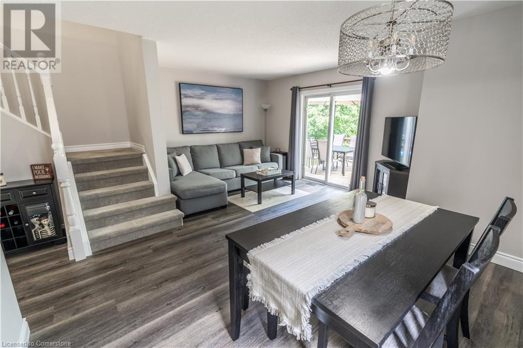Property at 512 MAYFLOWER Street image 4