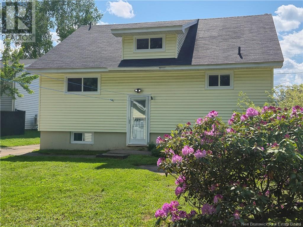 93 Edward, Moncton, New Brunswick  E1A 3Z1 - Photo 31 - NB115457