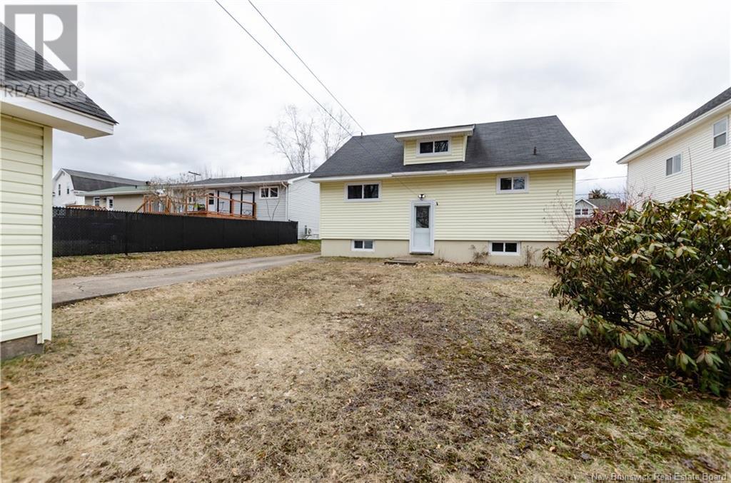 93 Edward, Moncton, New Brunswick  E1A 3Z1 - Photo 38 - NB115457