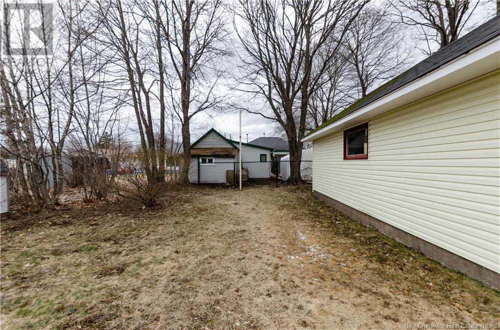 93 Edward, Moncton, New Brunswick  E1A 3Z1 - Photo 37 - NB115457