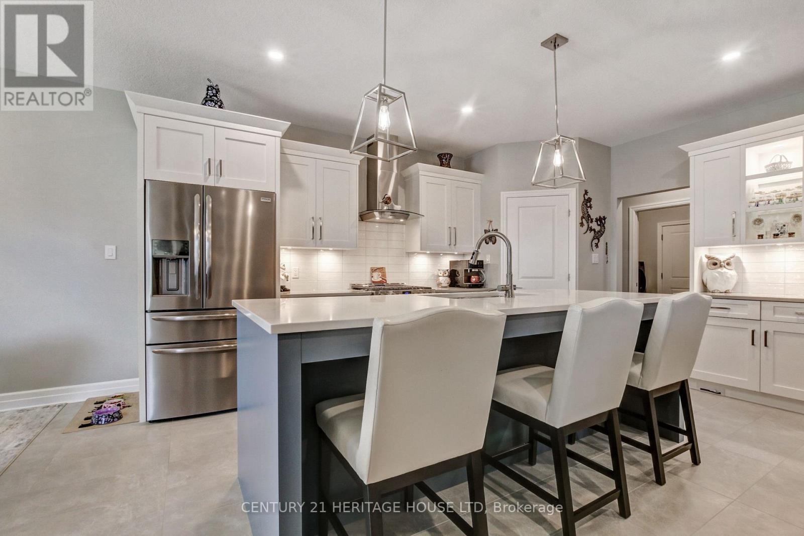 184 Kettle Creek Drive, Central Elgin, Ontario  N0L 1B0 - Photo 13 - X12225687