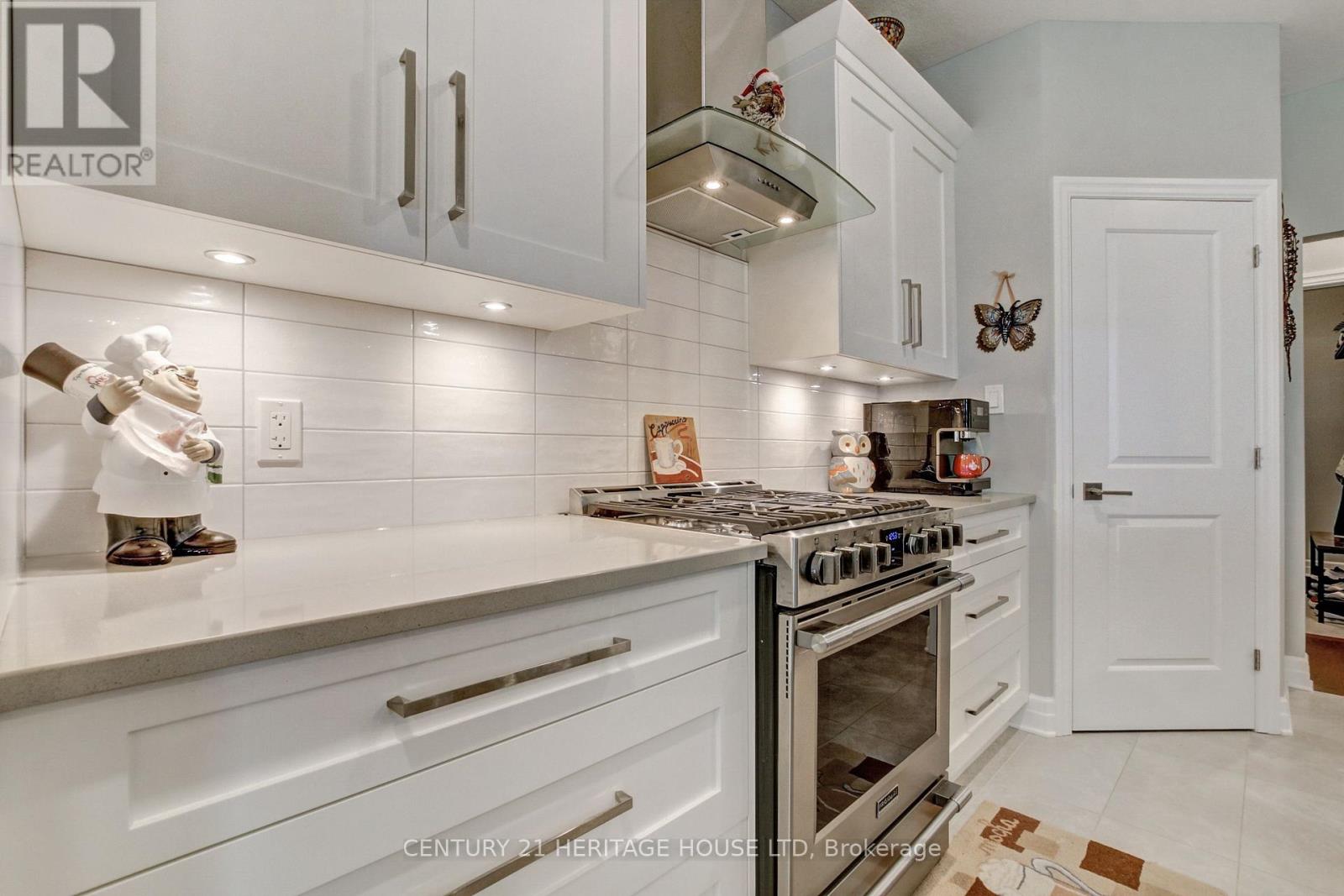 184 Kettle Creek Drive, Central Elgin, Ontario  N0L 1B0 - Photo 16 - X12225687