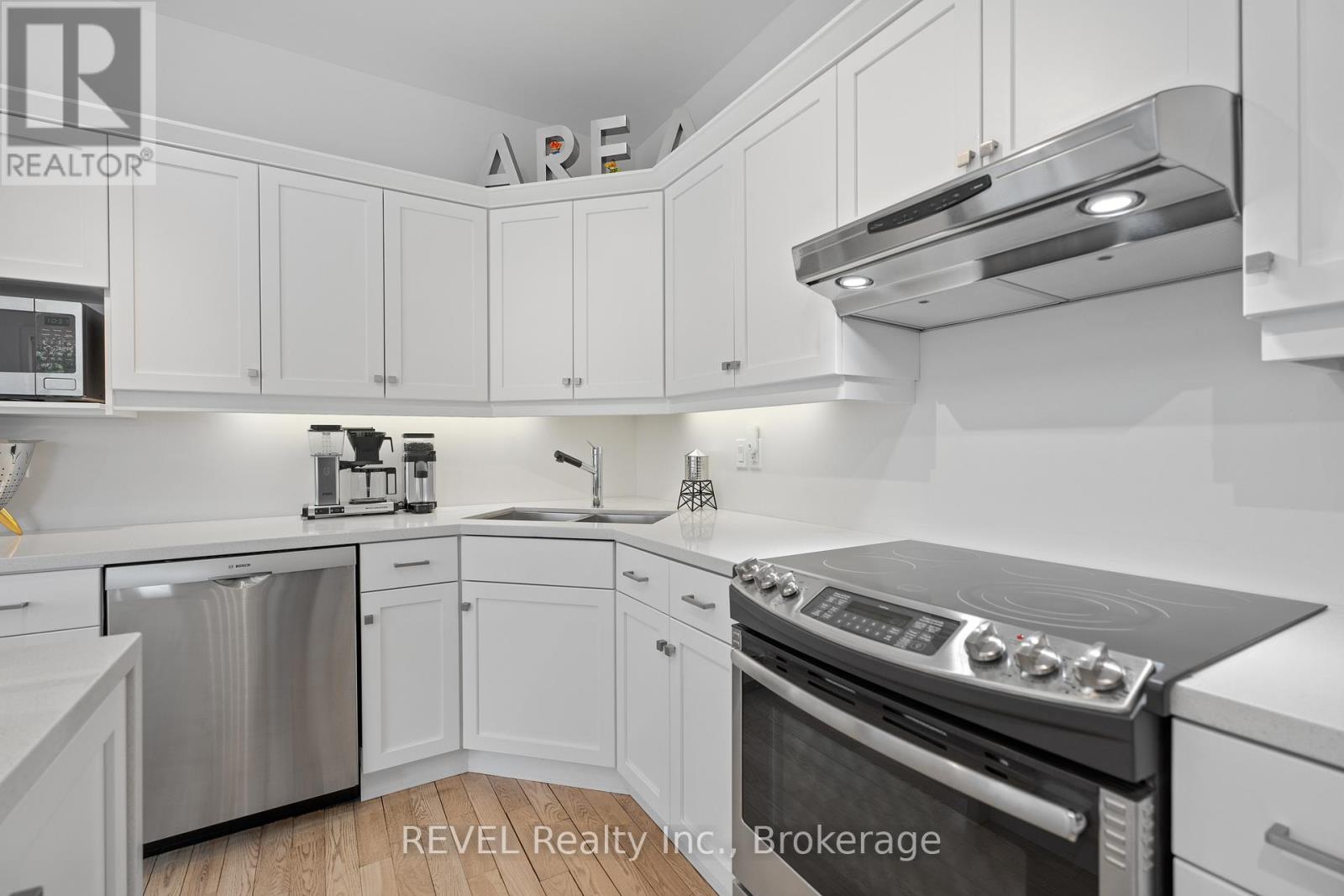 34 Raiana Drive, Niagara-On-The-Lake, Ontario  L0S 1T0 - Photo 10 - X12225713