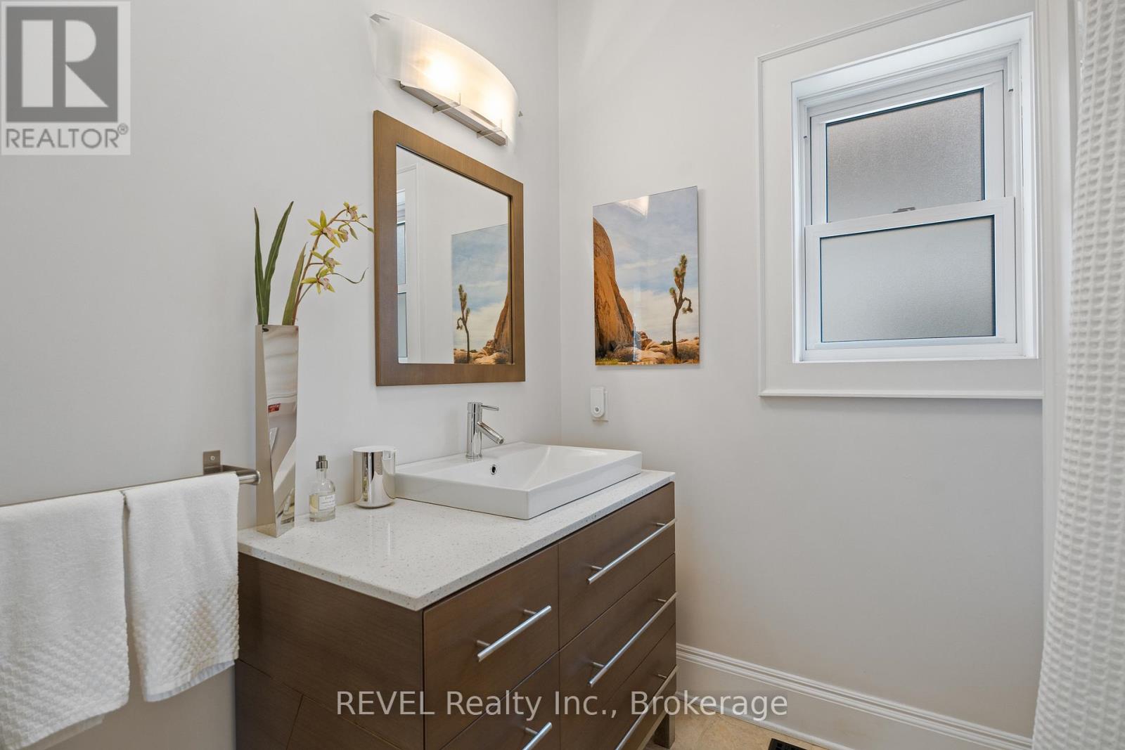 34 Raiana Drive, Niagara-On-The-Lake, Ontario  L0S 1T0 - Photo 18 - X12225713