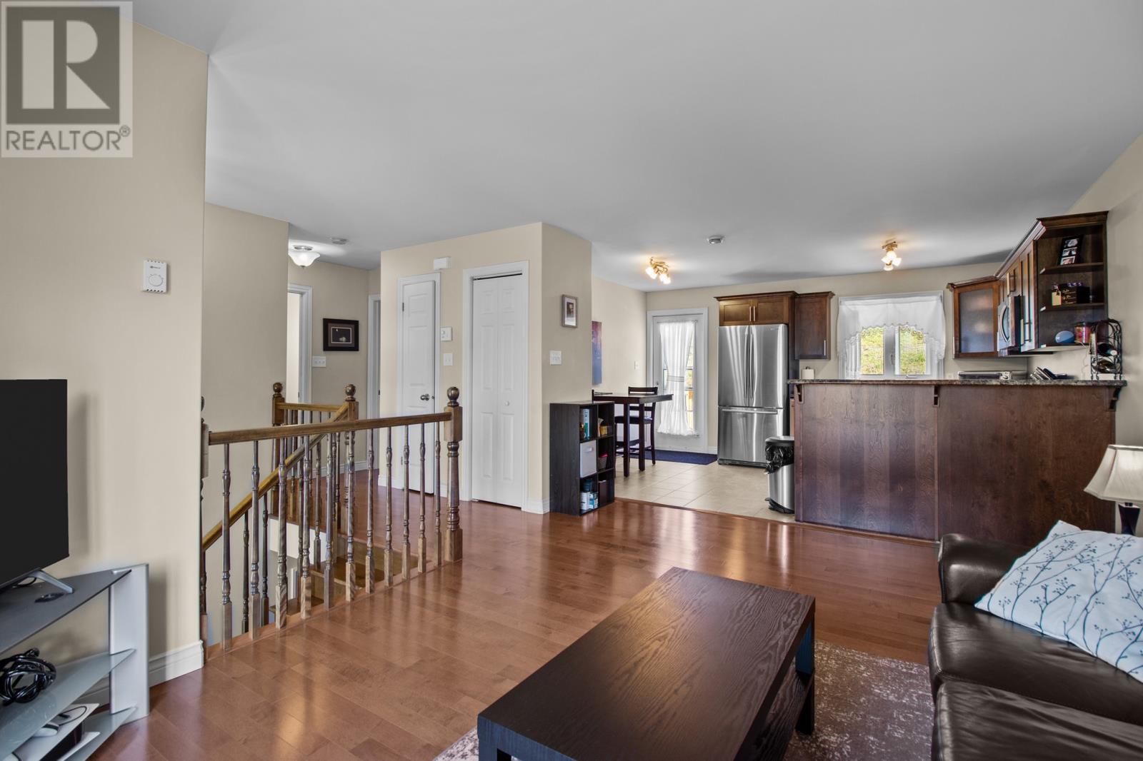 Property at 7 Hillside Place image 3