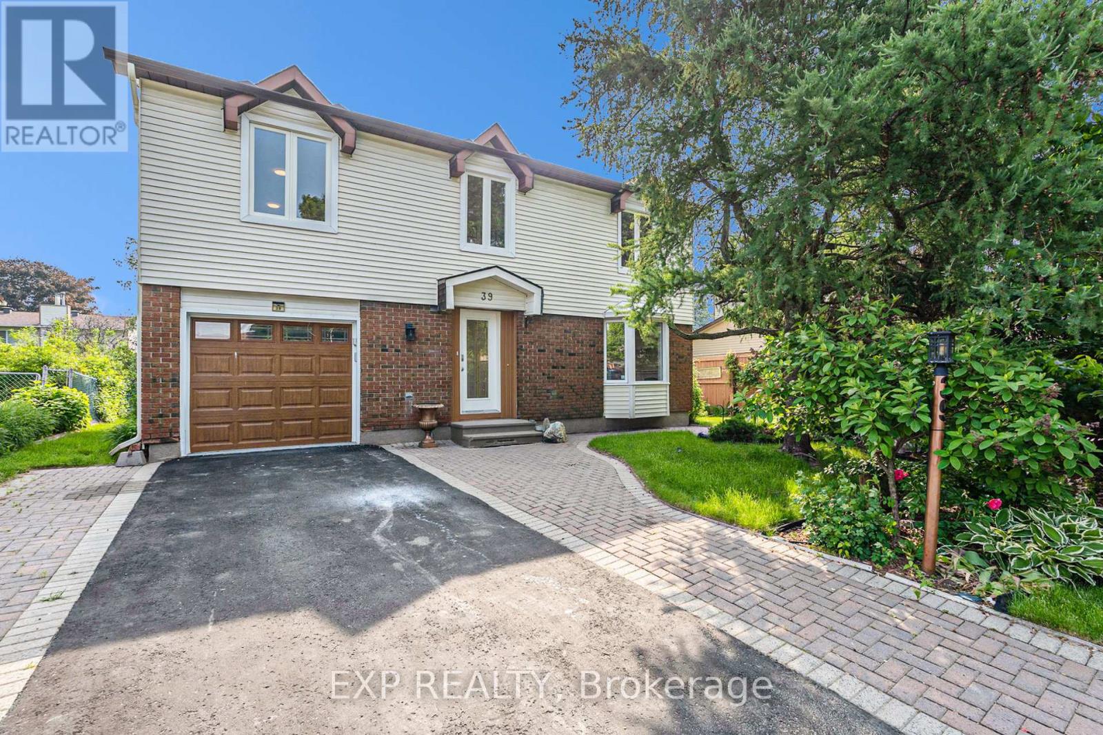 Property at 39 FIELDGATE DRIVE image 1