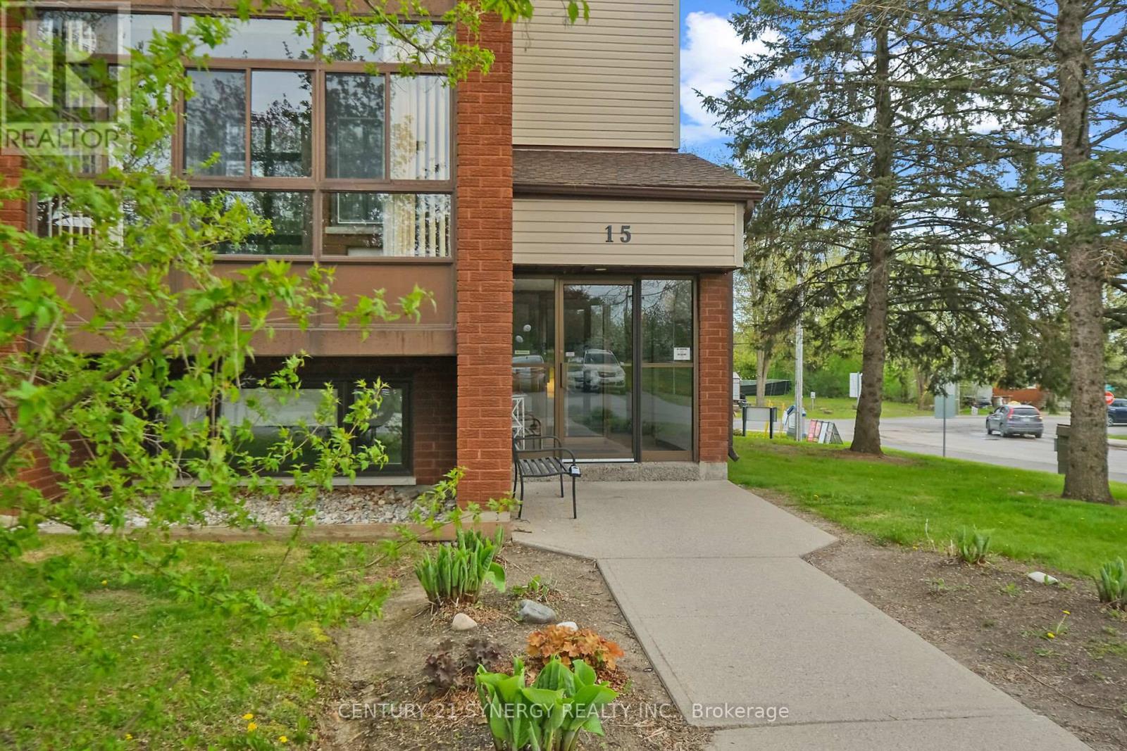 Property at 207 - 15 FINDLAY AVENUE image 3