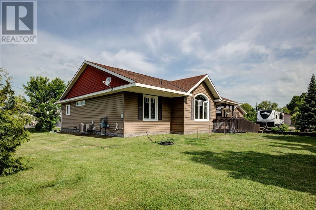 18 Jessup Street, Cache Bay, Ontario  P0H 1G0 - Photo 5 - 2122865