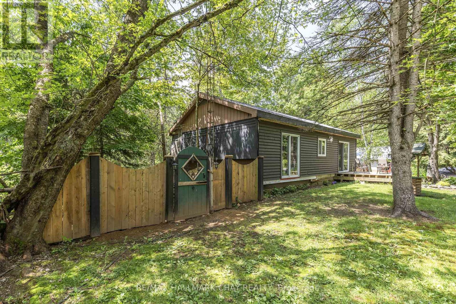 1465 Falkenburg Road, Muskoka Lakes (Monck (Muskoka Lakes)), Ontario  P1L 1X4 - Photo 2 - X12218843