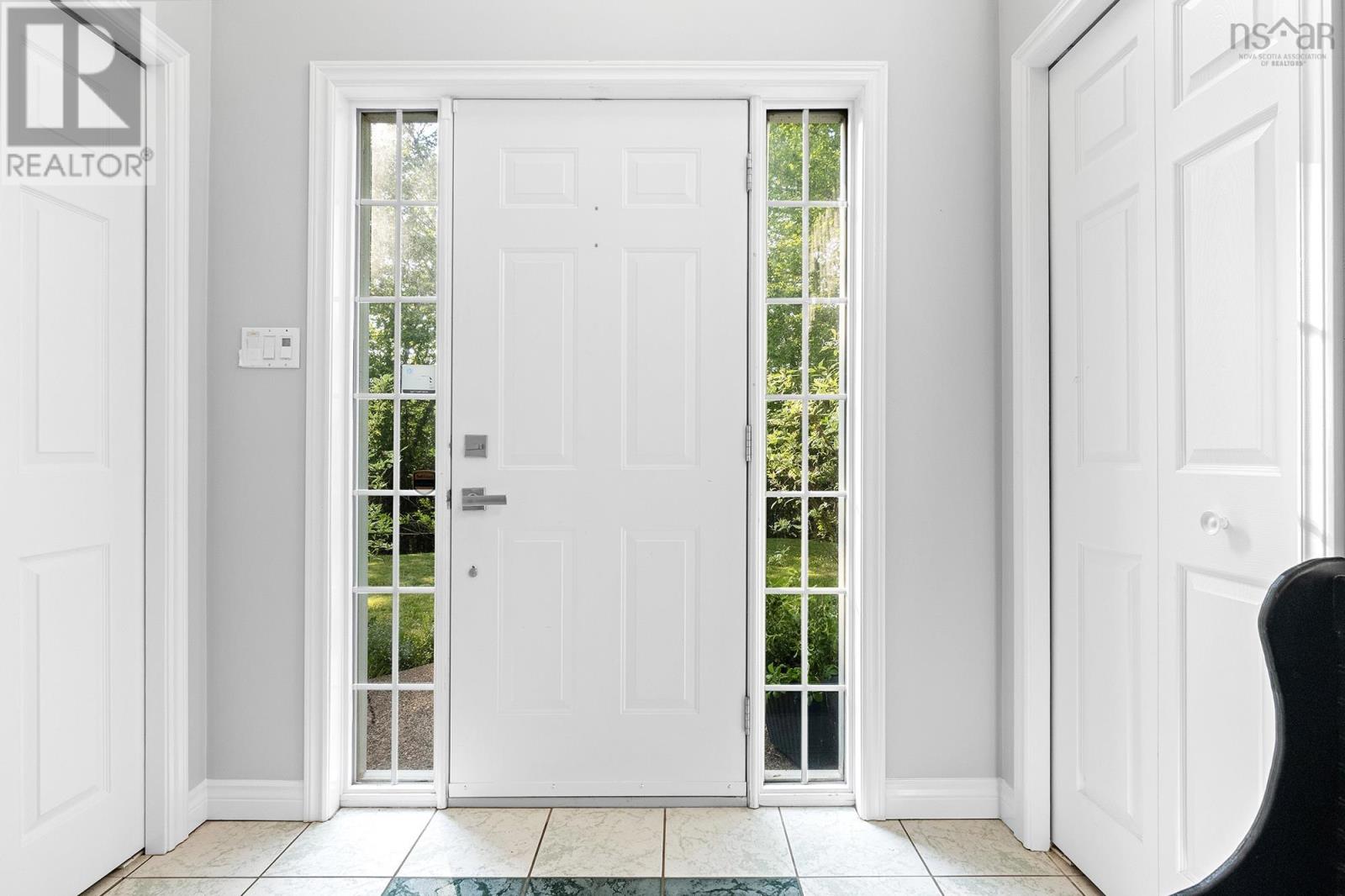 Property at 15 Brackendale Lane image 4