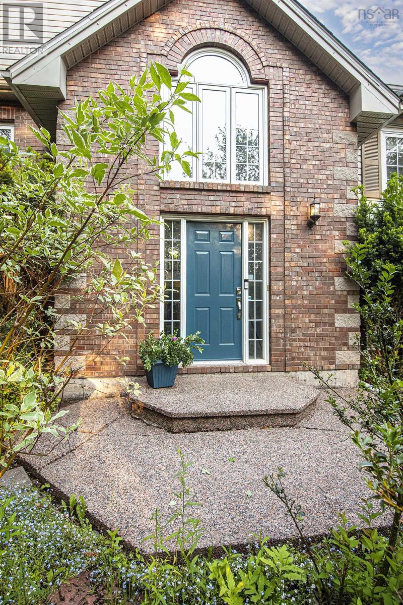 Property at 15 Brackendale Lane image 3