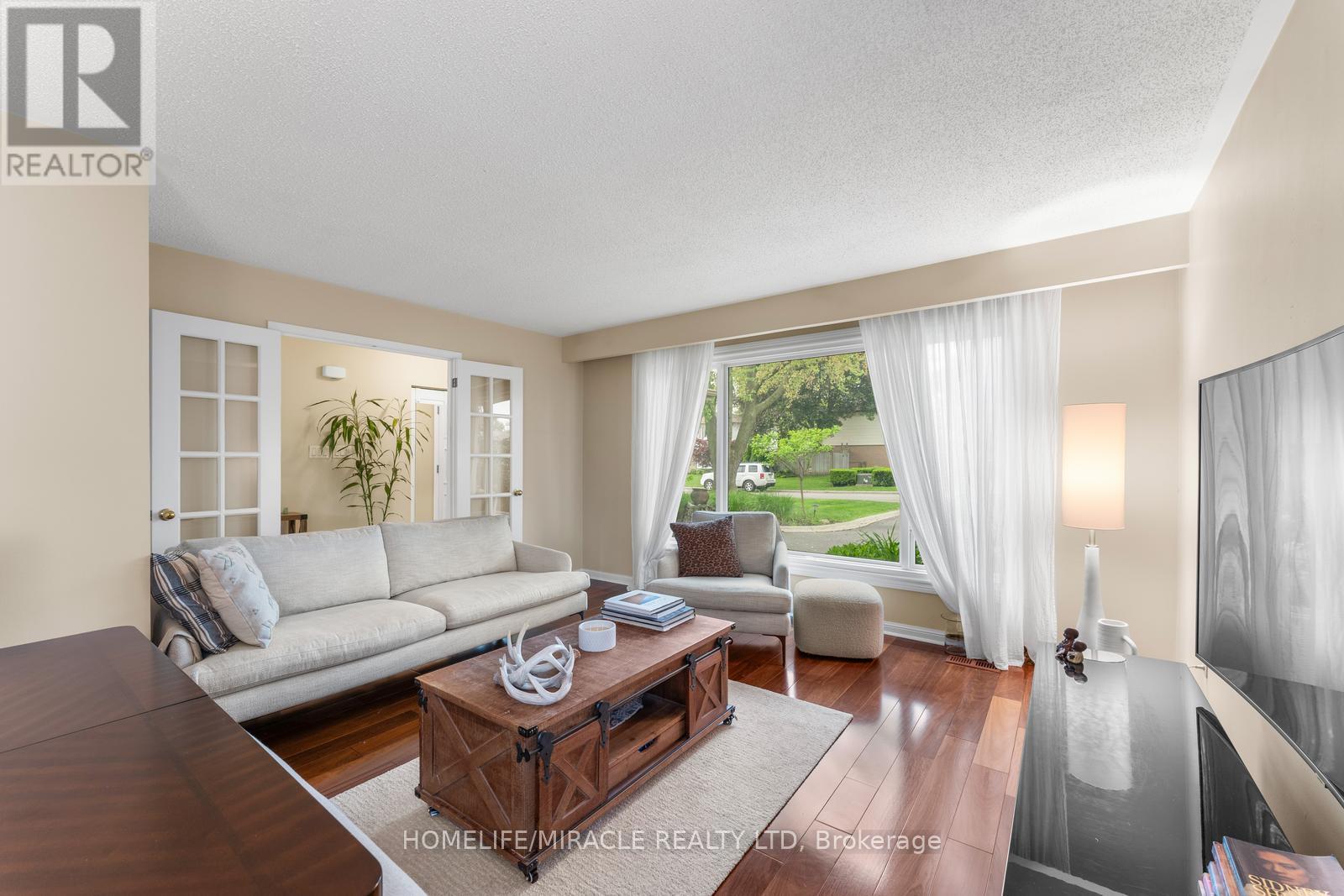 46 Farmington Drive, Brampton (Brampton East), Ontario  L6W 2V2 - Photo 15 - W12225538