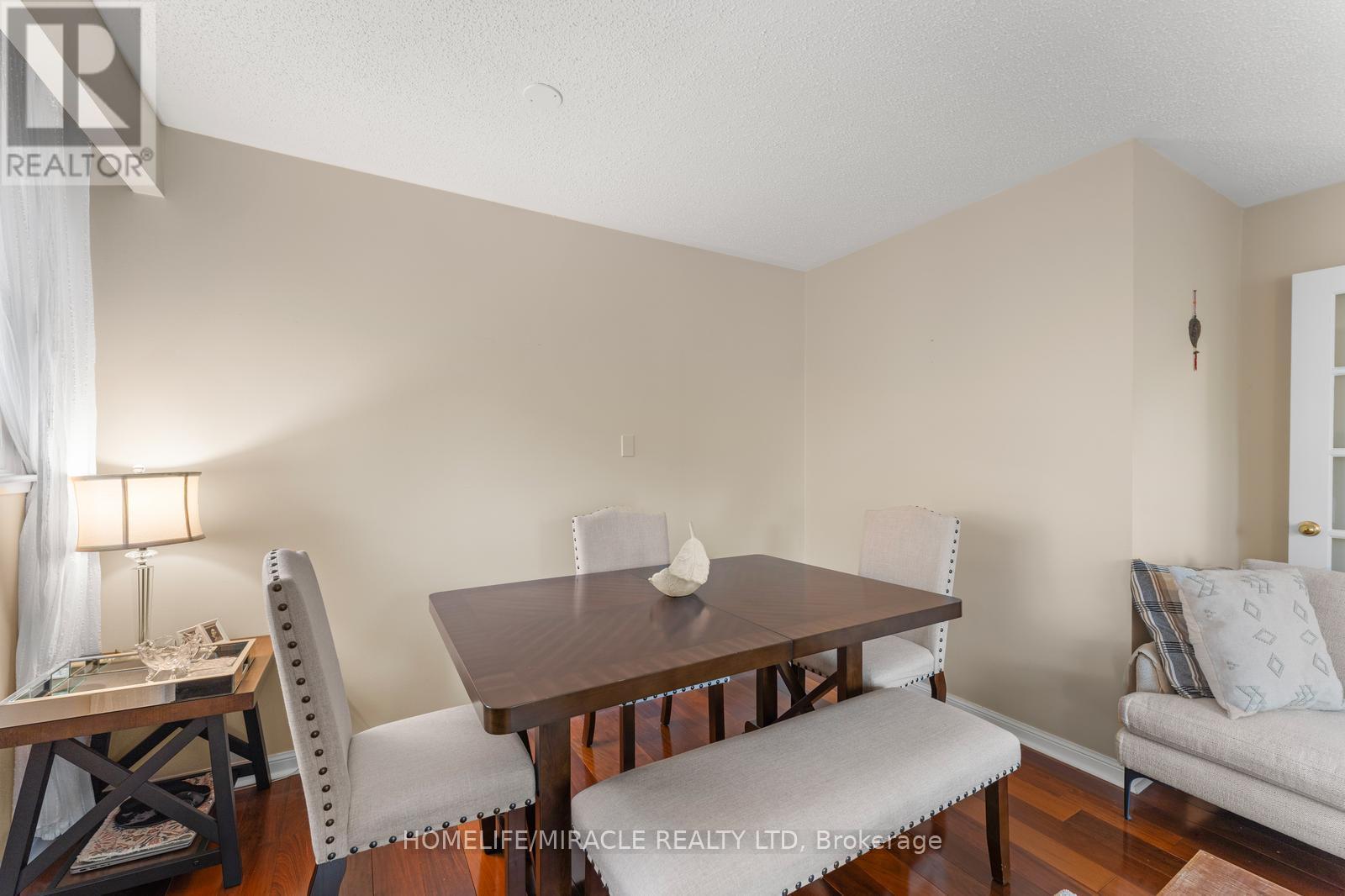 46 Farmington Drive, Brampton (Brampton East), Ontario  L6W 2V2 - Photo 16 - W12225538