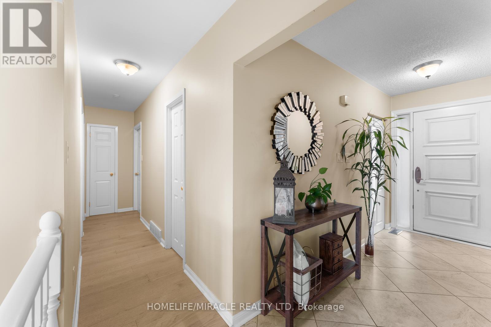 46 Farmington Drive, Brampton (Brampton East), Ontario  L6W 2V2 - Photo 24 - W12225538