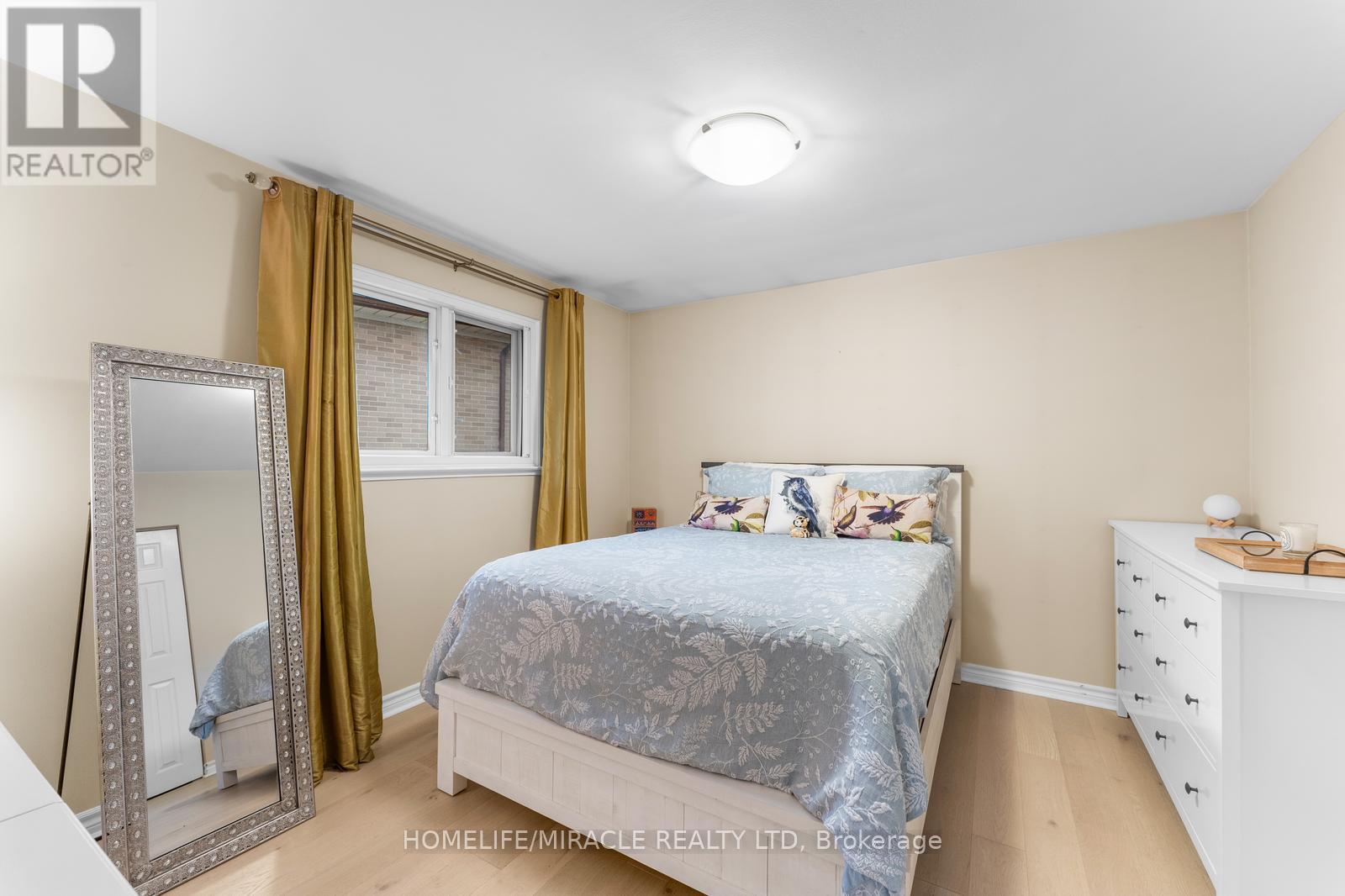 46 Farmington Drive, Brampton (Brampton East), Ontario  L6W 2V2 - Photo 26 - W12225538