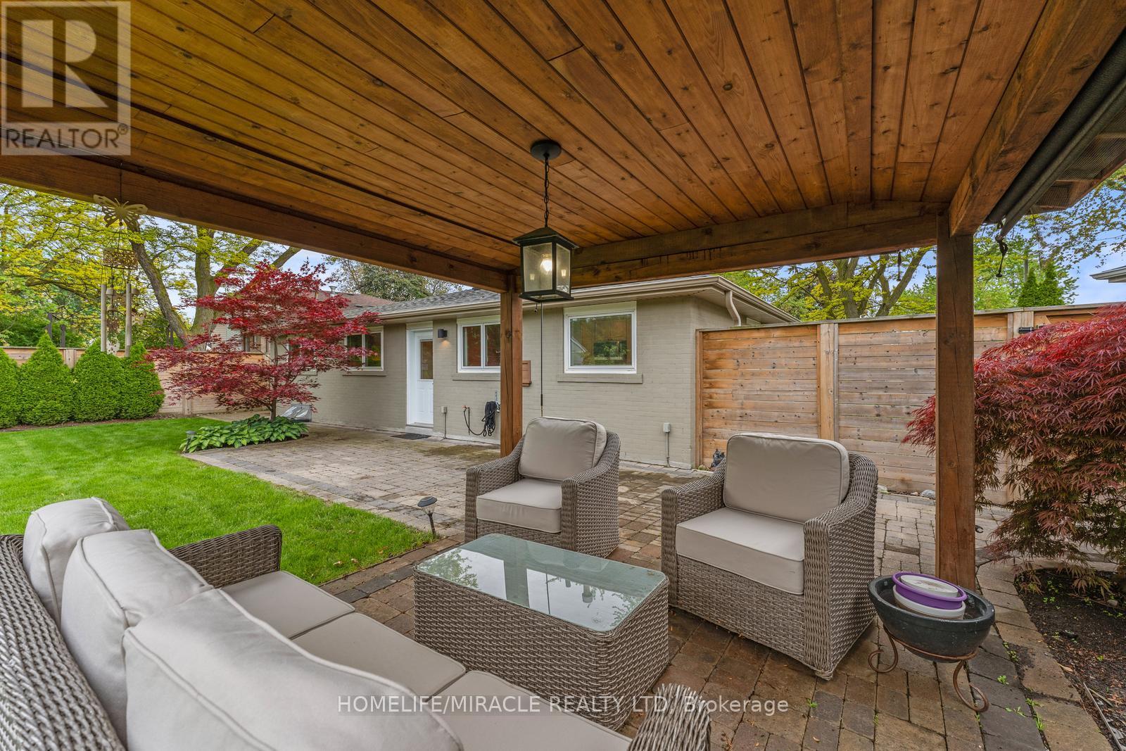 46 Farmington Drive, Brampton (Brampton East), Ontario  L6W 2V2 - Photo 40 - W12225538
