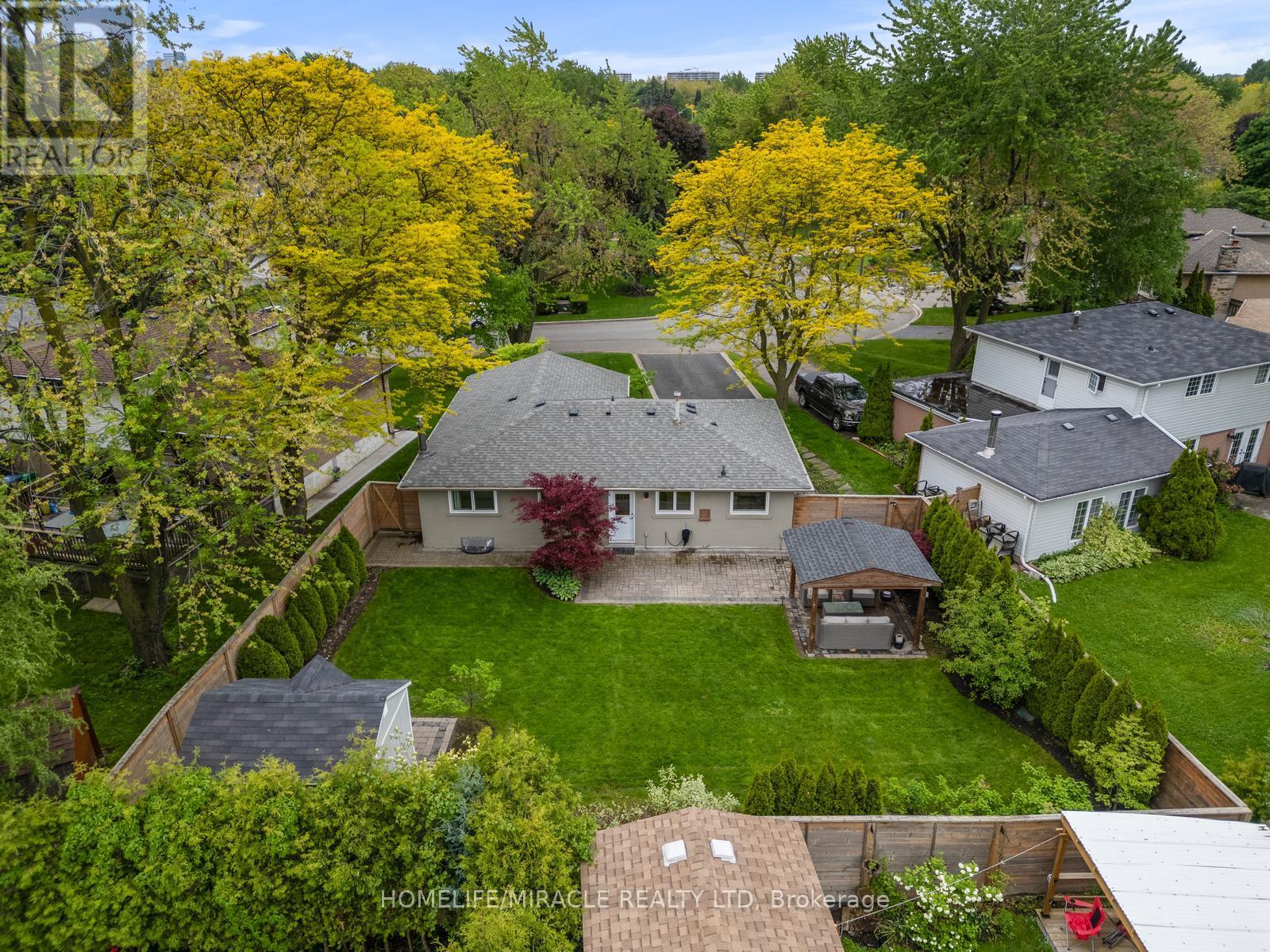 46 Farmington Drive, Brampton (Brampton East), Ontario  L6W 2V2 - Photo 44 - W12225538