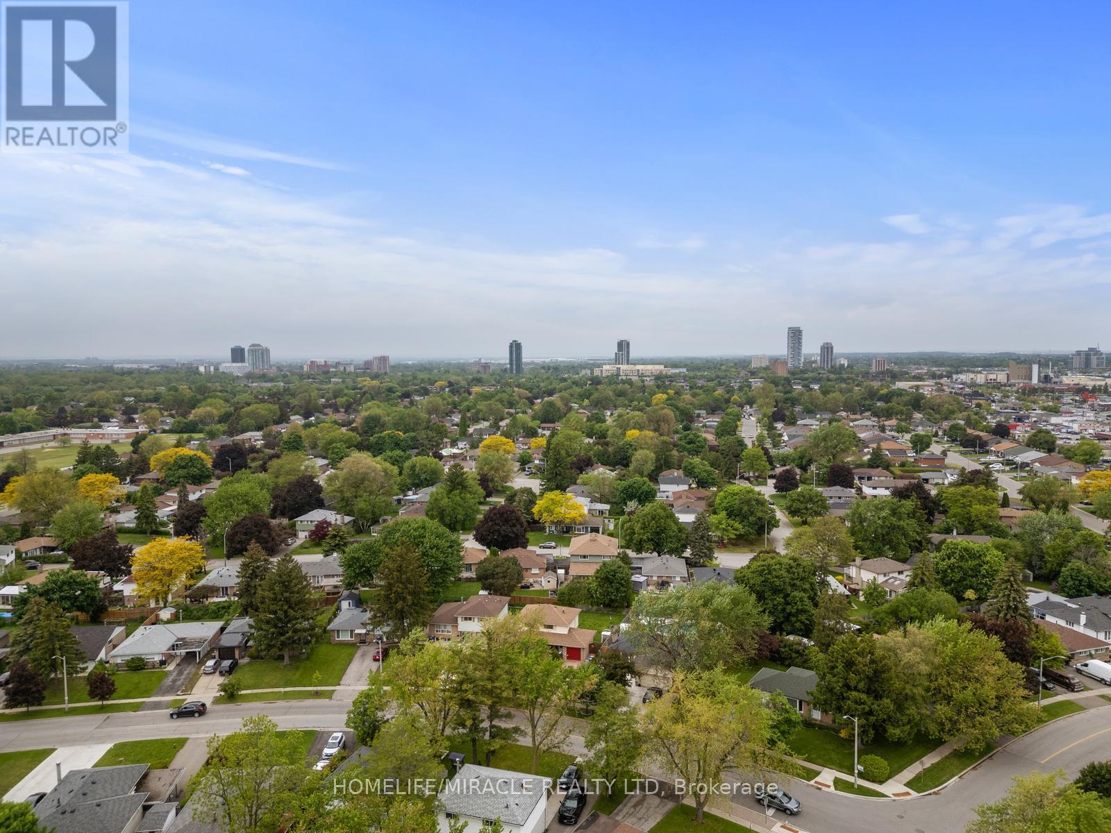 46 Farmington Drive, Brampton (Brampton East), Ontario  L6W 2V2 - Photo 48 - W12225538