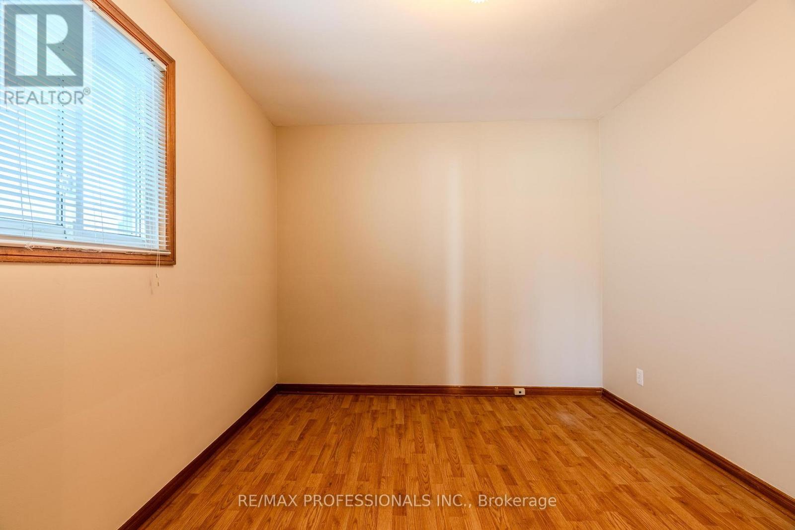 45 Chartwell Road, Toronto (Stonegate-Queensway), Ontario  M8Z 4E9 - Photo 30 - W12225686
