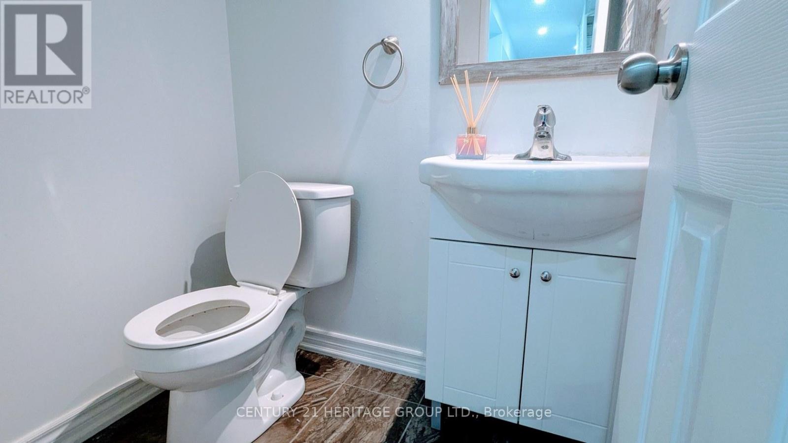 5 - 431 Keats Way, Waterloo, Ontario  N2L 5S7 - Photo 12 - X12225562