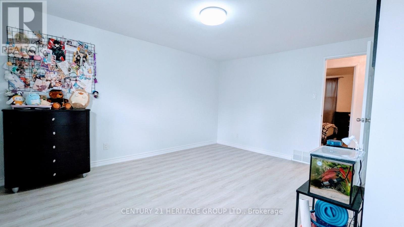 5 - 431 Keats Way, Waterloo, Ontario  N2L 5S7 - Photo 15 - X12225562