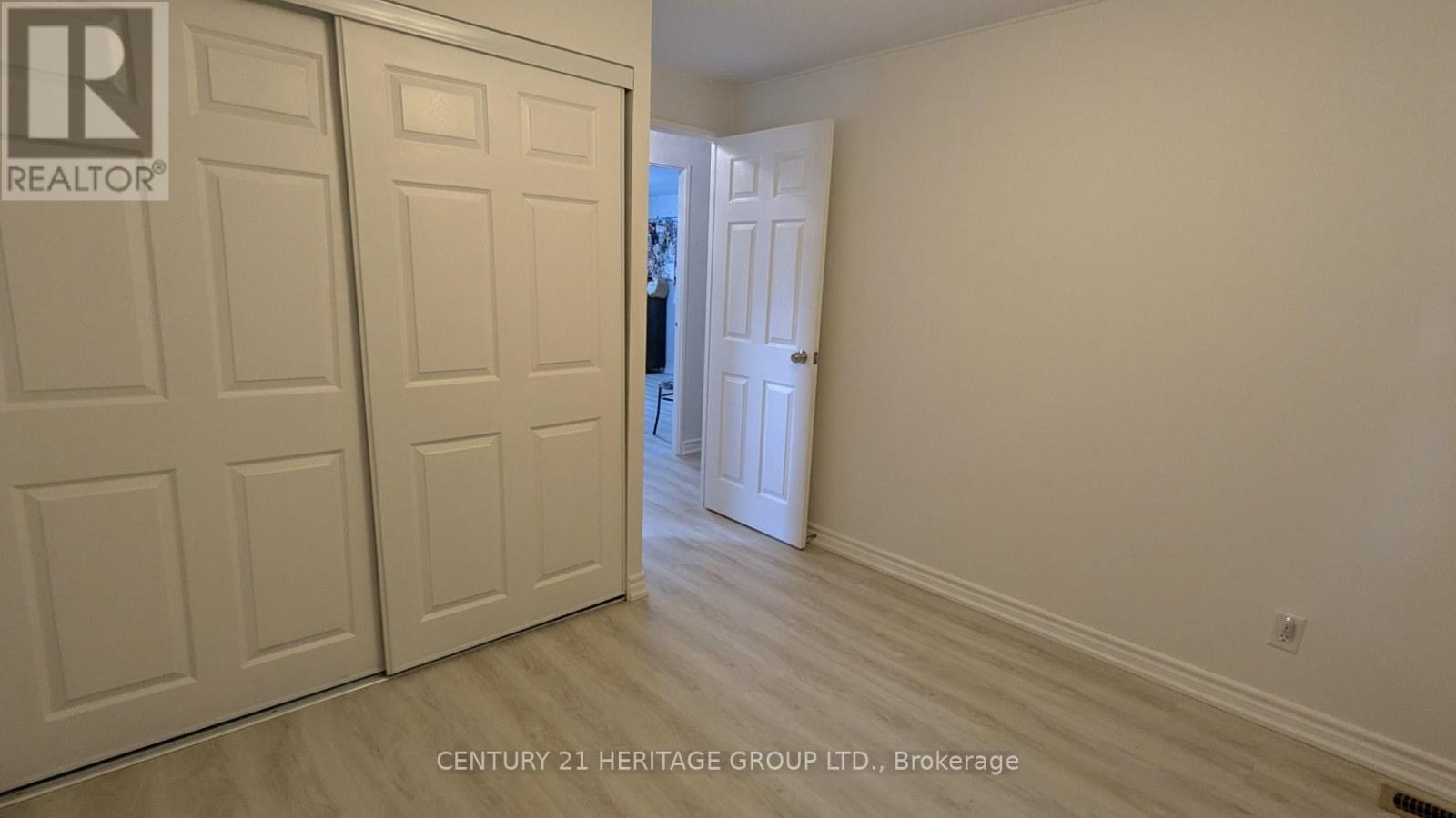5 - 431 Keats Way, Waterloo, Ontario  N2L 5S7 - Photo 17 - X12225562